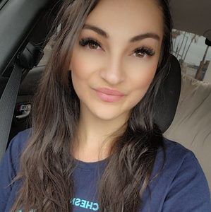 Meet your Posher, Candace